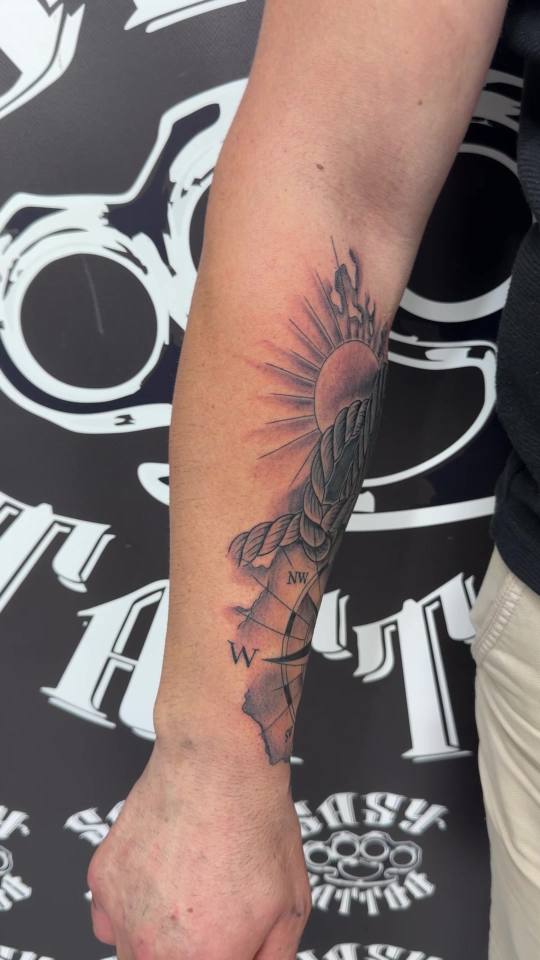 @SASY TATTOO PIERCING