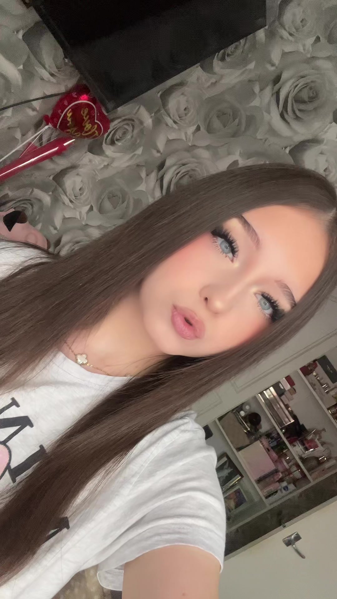 @♕