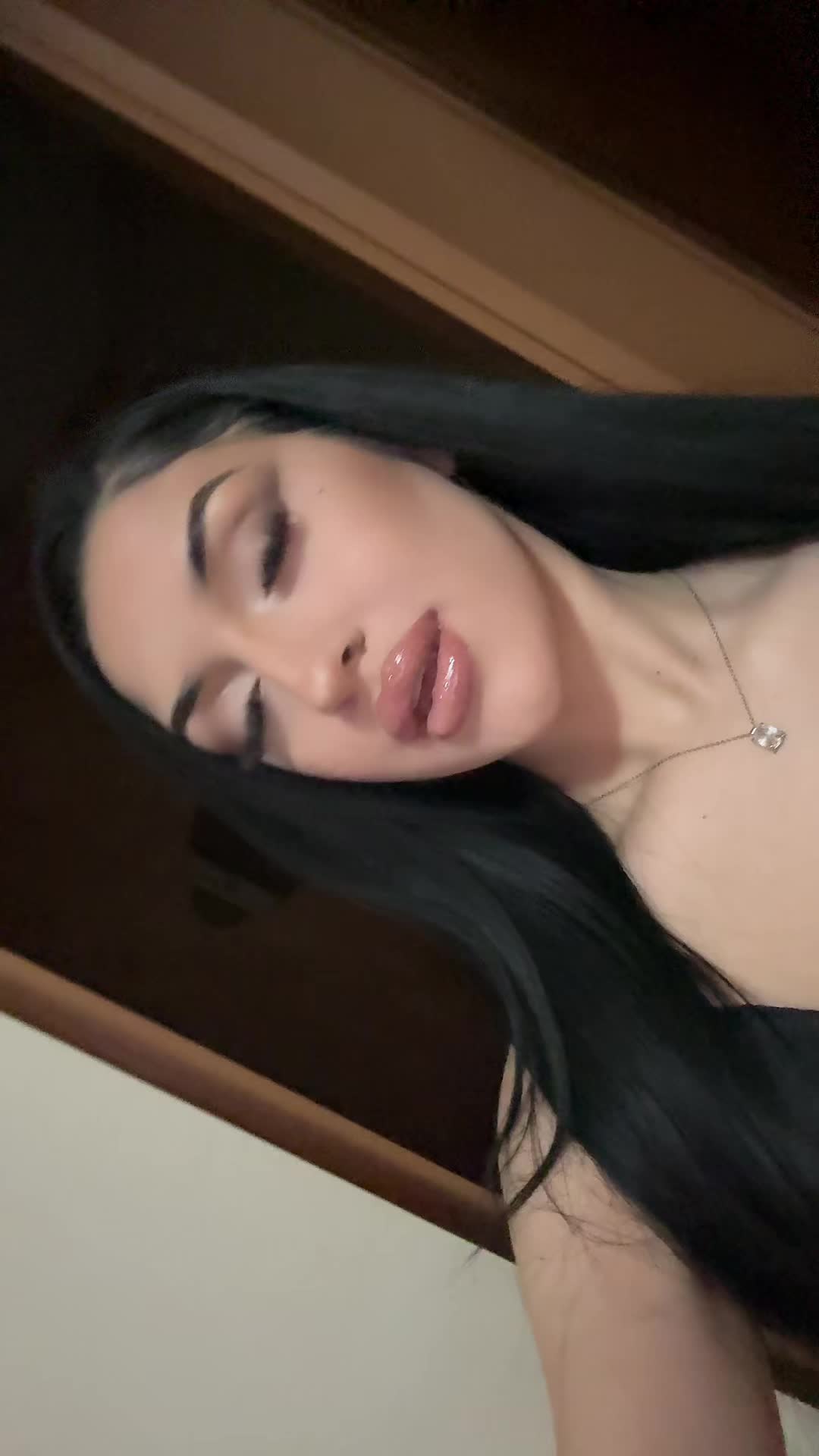 @nela