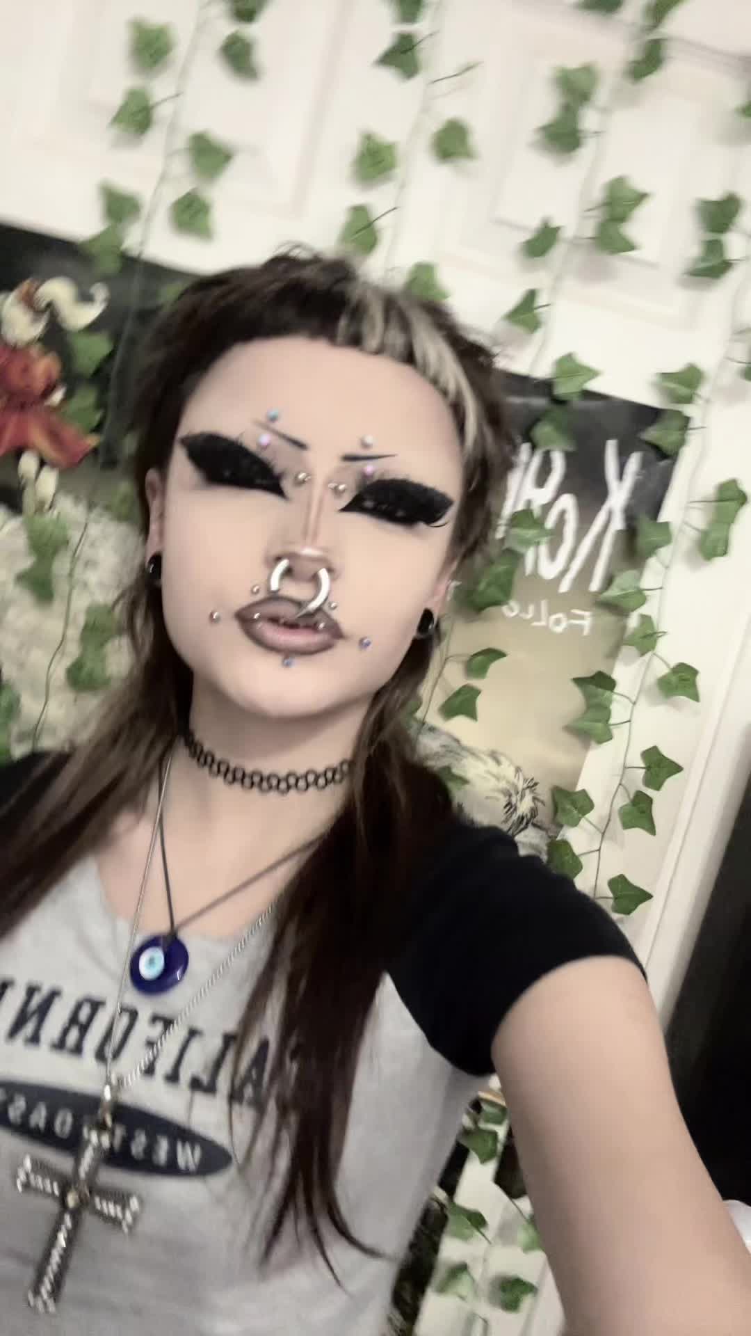 @Meg🦇