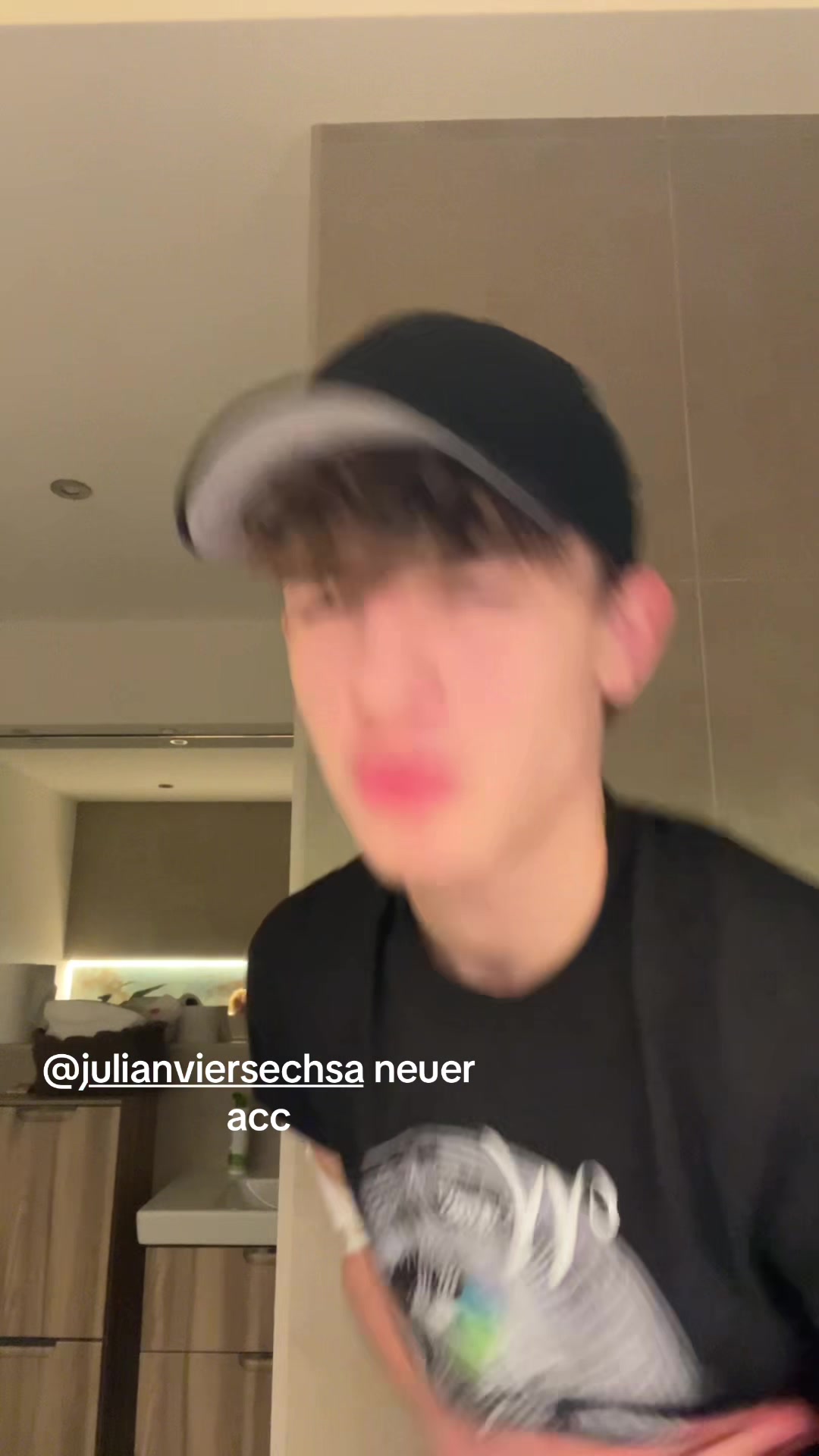 @juliansechsvier