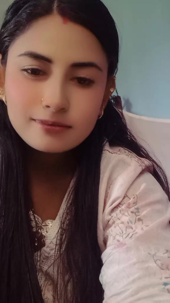 @Naina Kc915