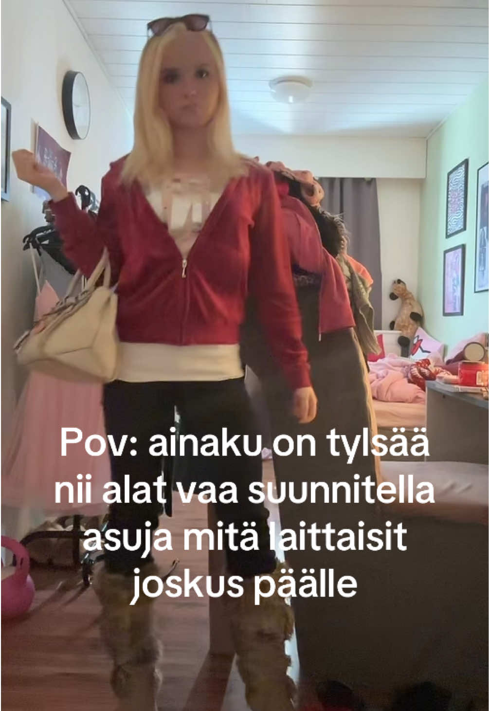 @꧁♕🪽𝒷𝓁ℴ𝓃𝒹 𝒶𝓃𝑔ℯ𝓁🪽♕꧂