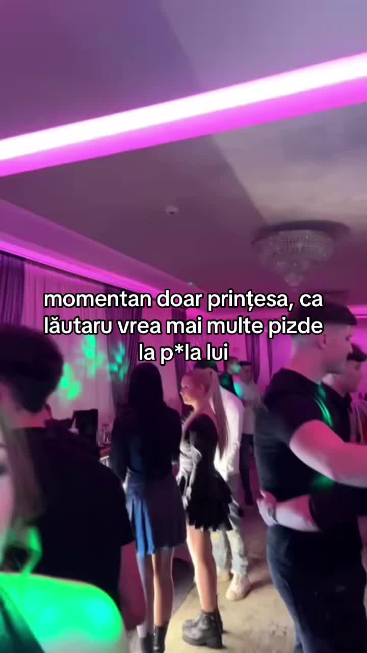 @vicky🦊