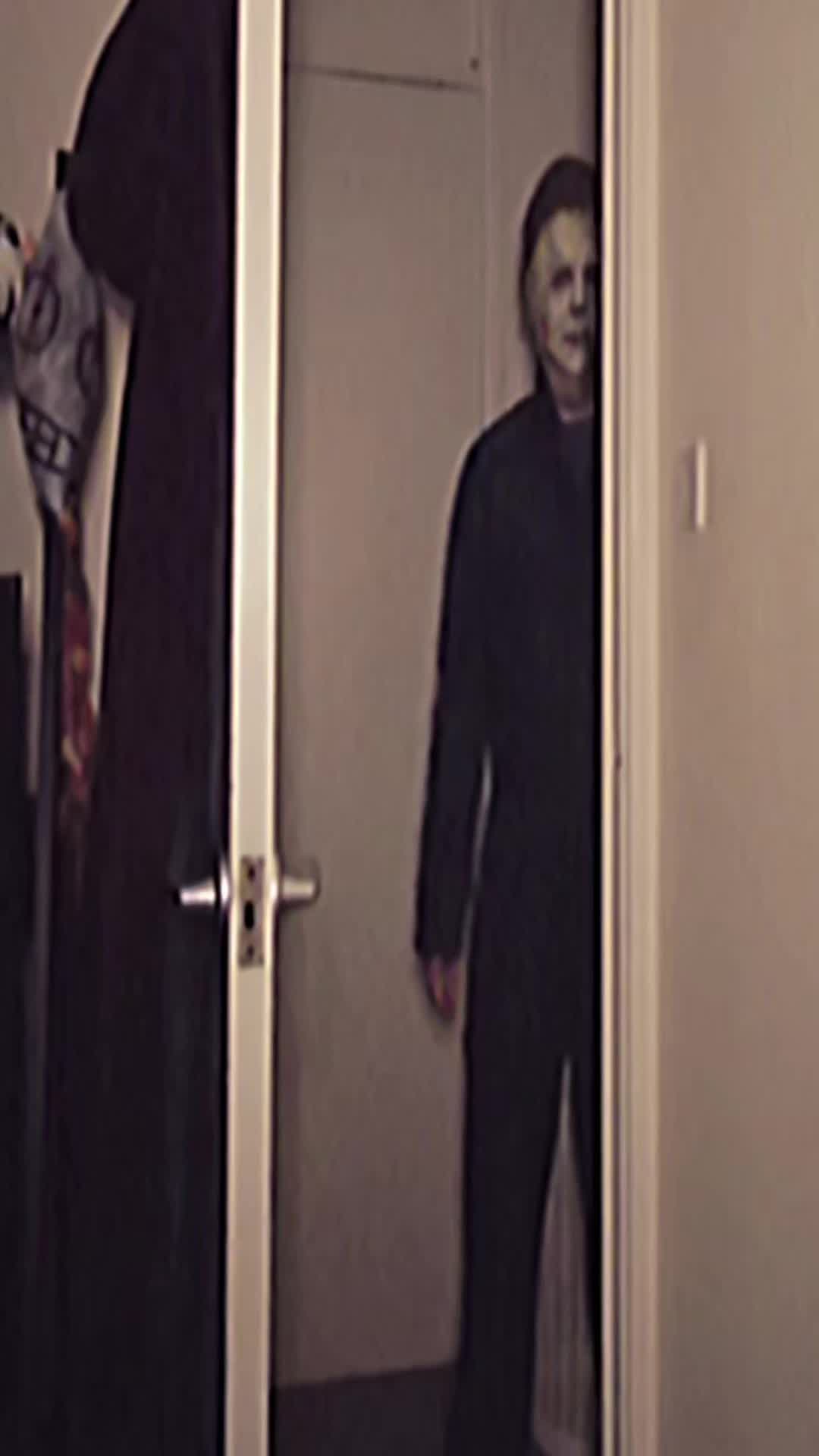 @𝑴𝒊𝒄𝒉𝒂𝒆𝒍 𝑴𝒚𝒆𝒓𝒔 🔪