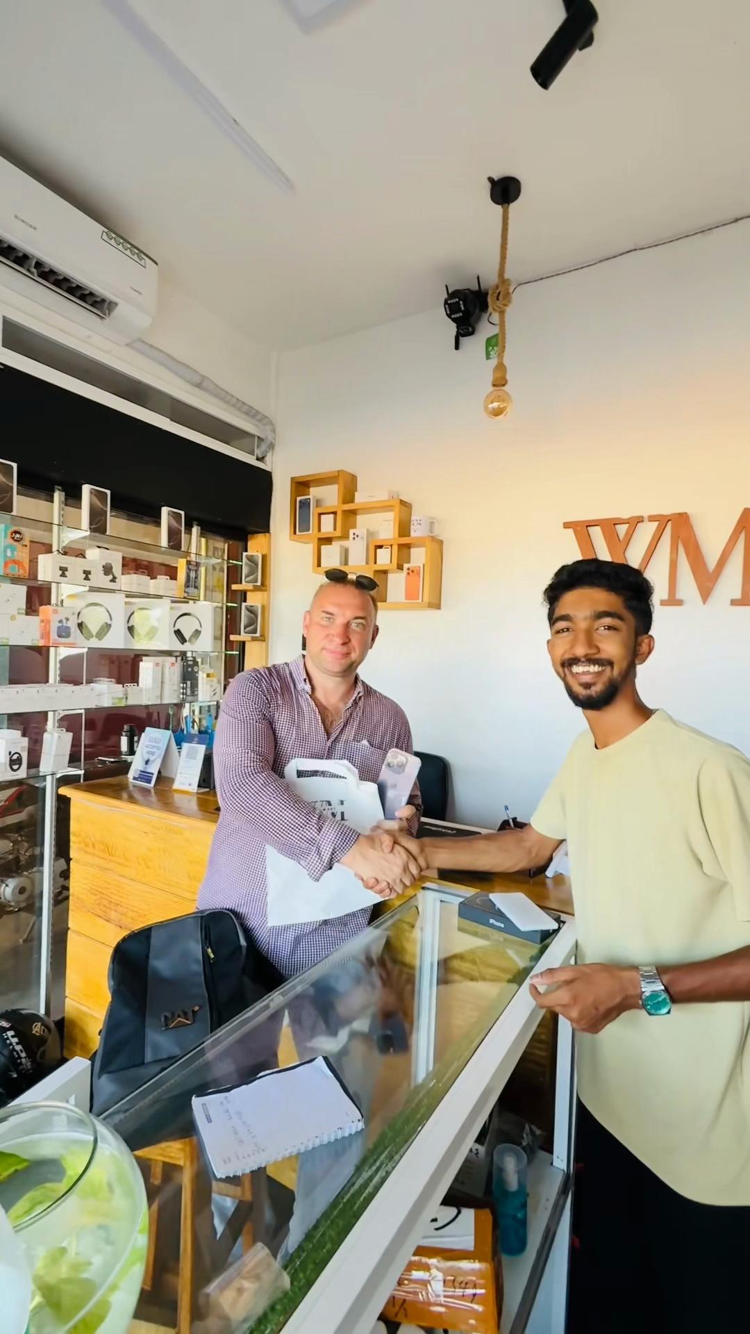@white_martishop