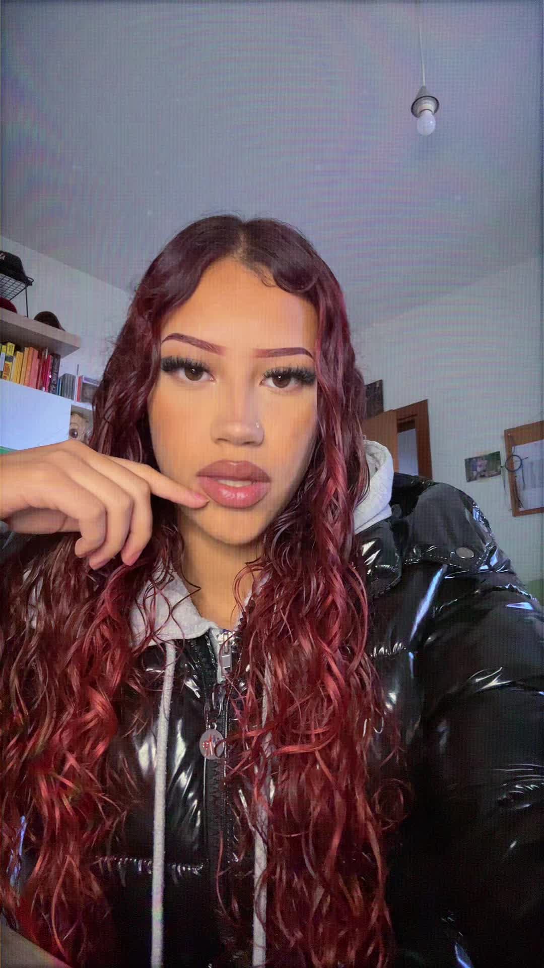 @𝒇𝒆𝒇𝒆🍫