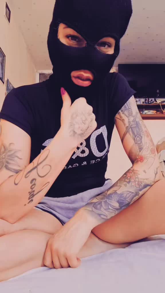 @Лошо Момиче