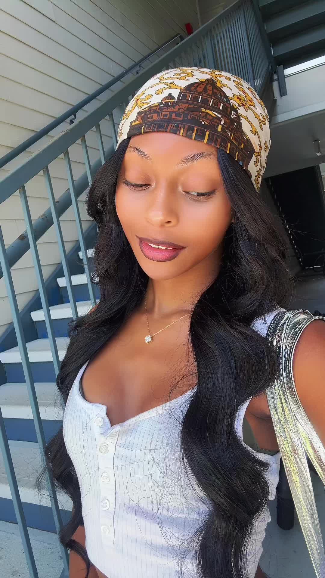 @Niya Riona