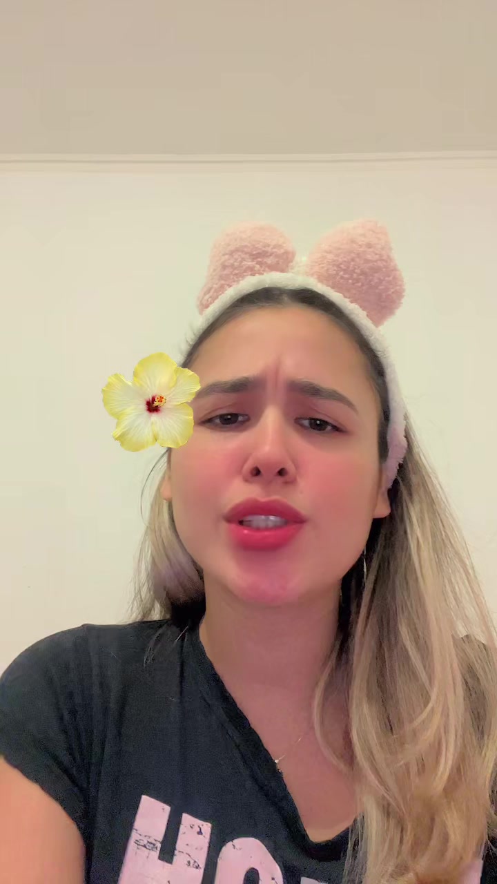 @Jennifer Lorrana 🐝