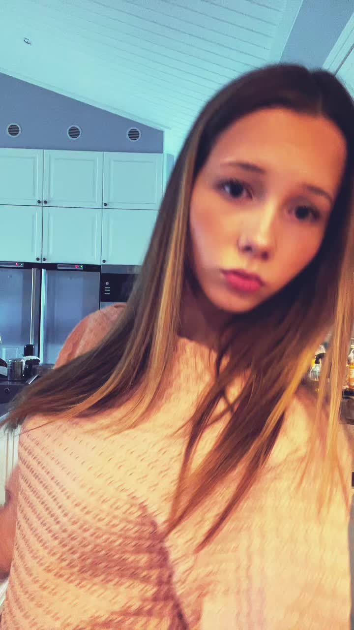 @𝒜𝓁𝒾𝒸ℯ🍸