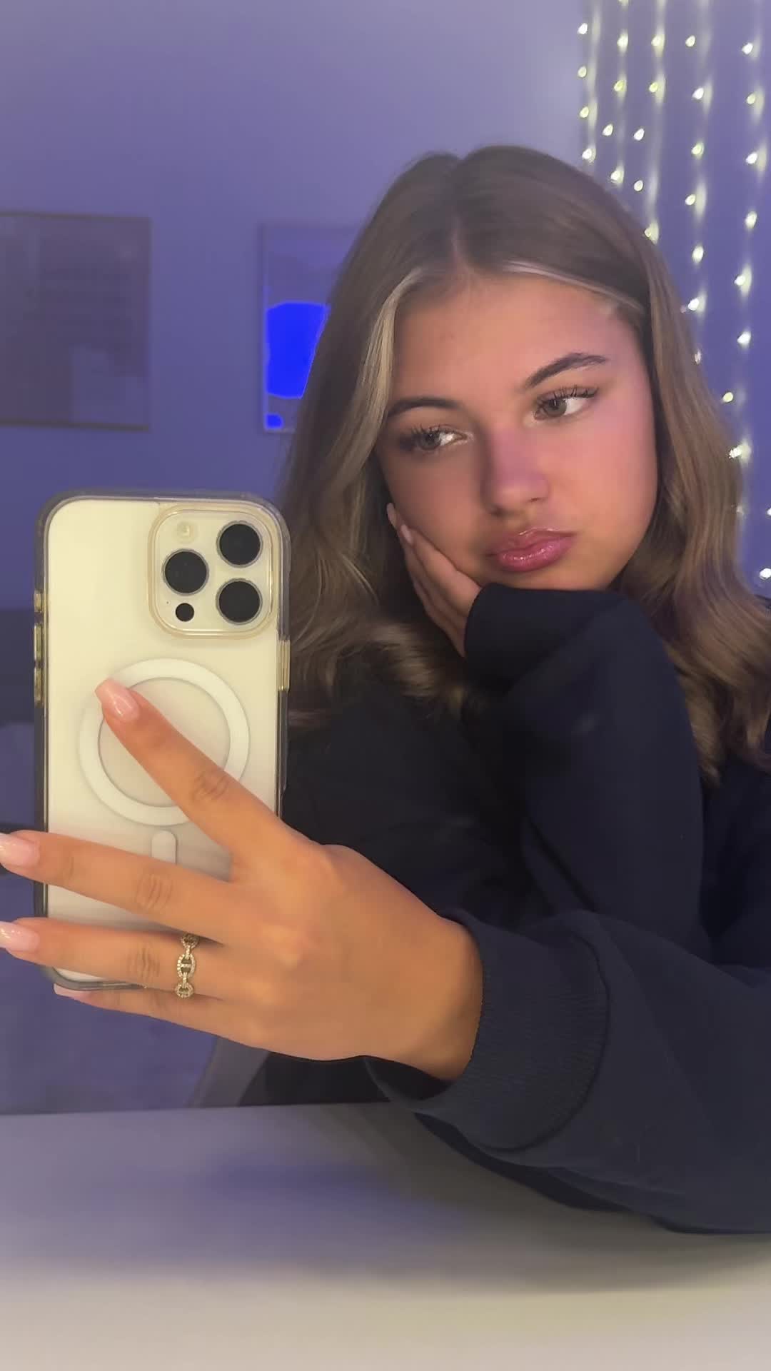 @𝐶𝑎𝑡ℎ𝑙𝑦𝑛