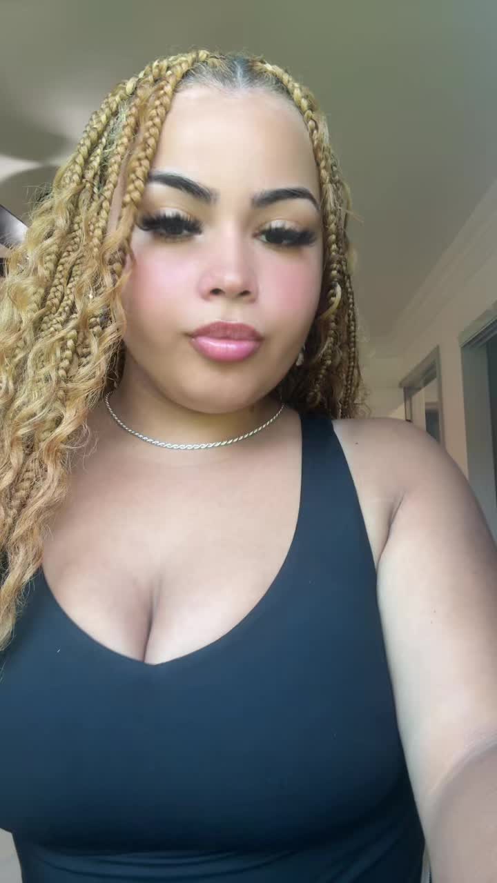 @krystlebabyyy
