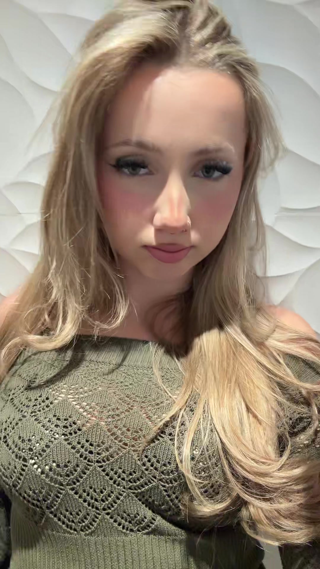 @BumblePheeb ᖭ༏ᖫ🦋