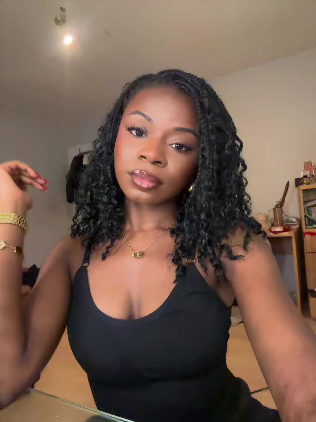 @𝘤𝘩𝘦𝘭𝘴𝘦𝘢