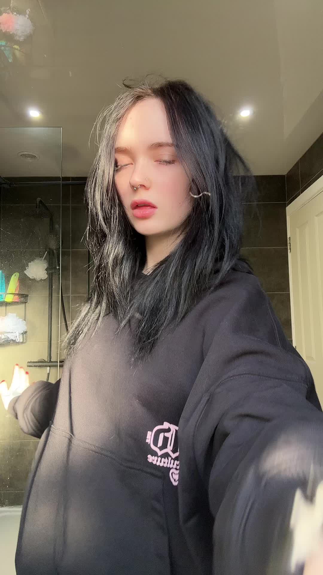 @ᴹᵉᵒʷ