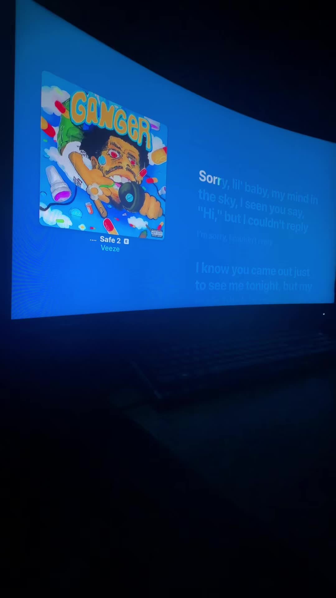 @🎧
