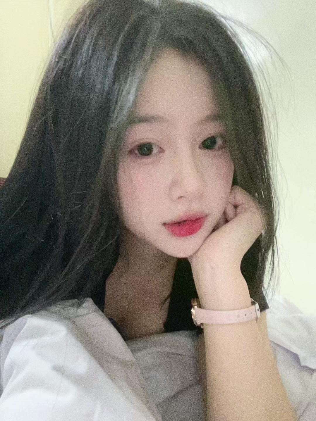 @hắt x&igrave; giả tạo !