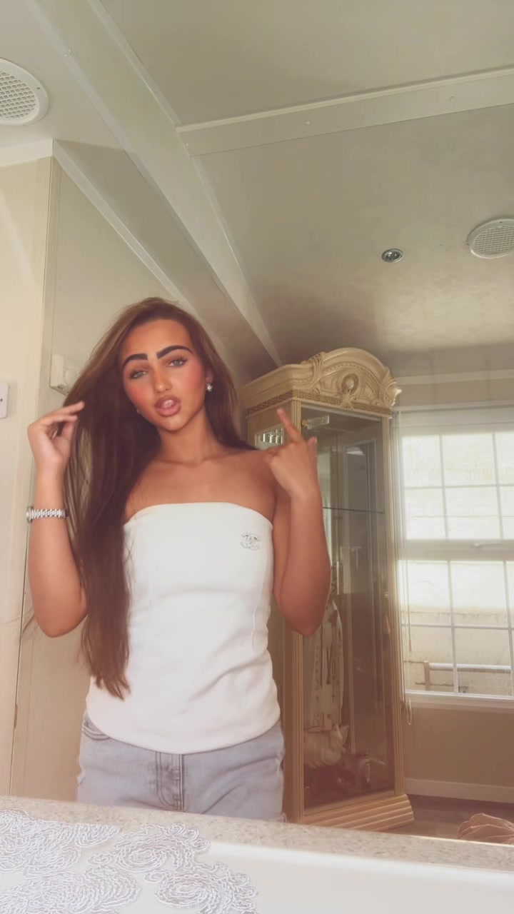 @𝒲𝒾𝓃𝓃𝒾ℯ 𝓂𝒶𝓇𝒾ℯ 👸🏽