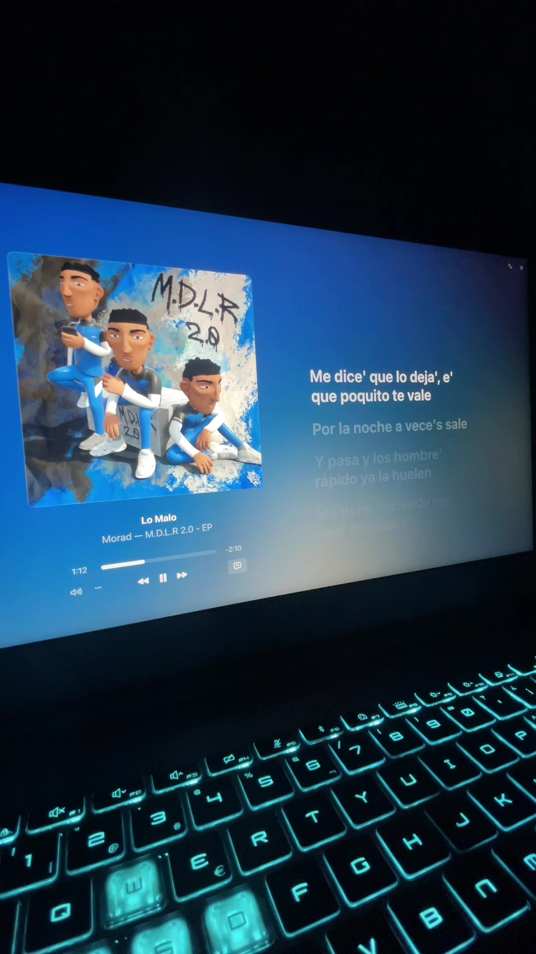 @🎧