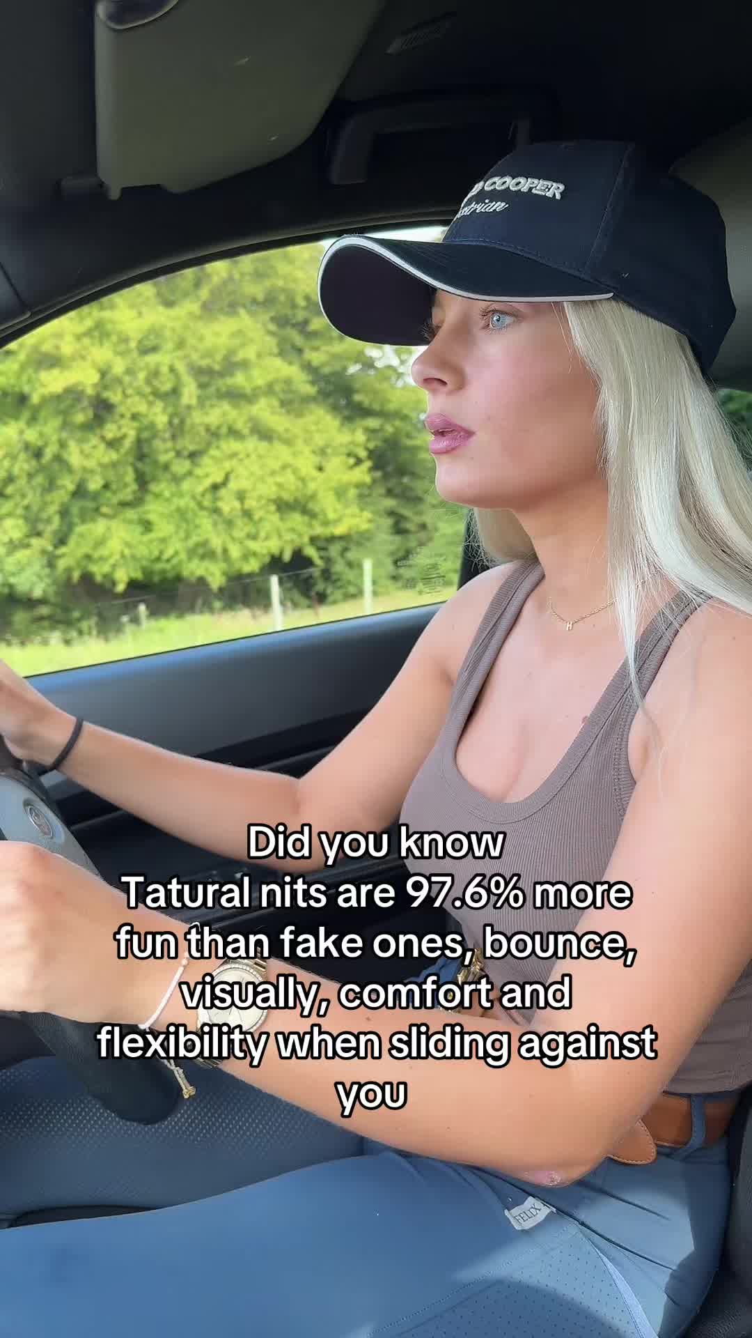 thatyoungblonde (@thatyoungblonde) - Urlebird