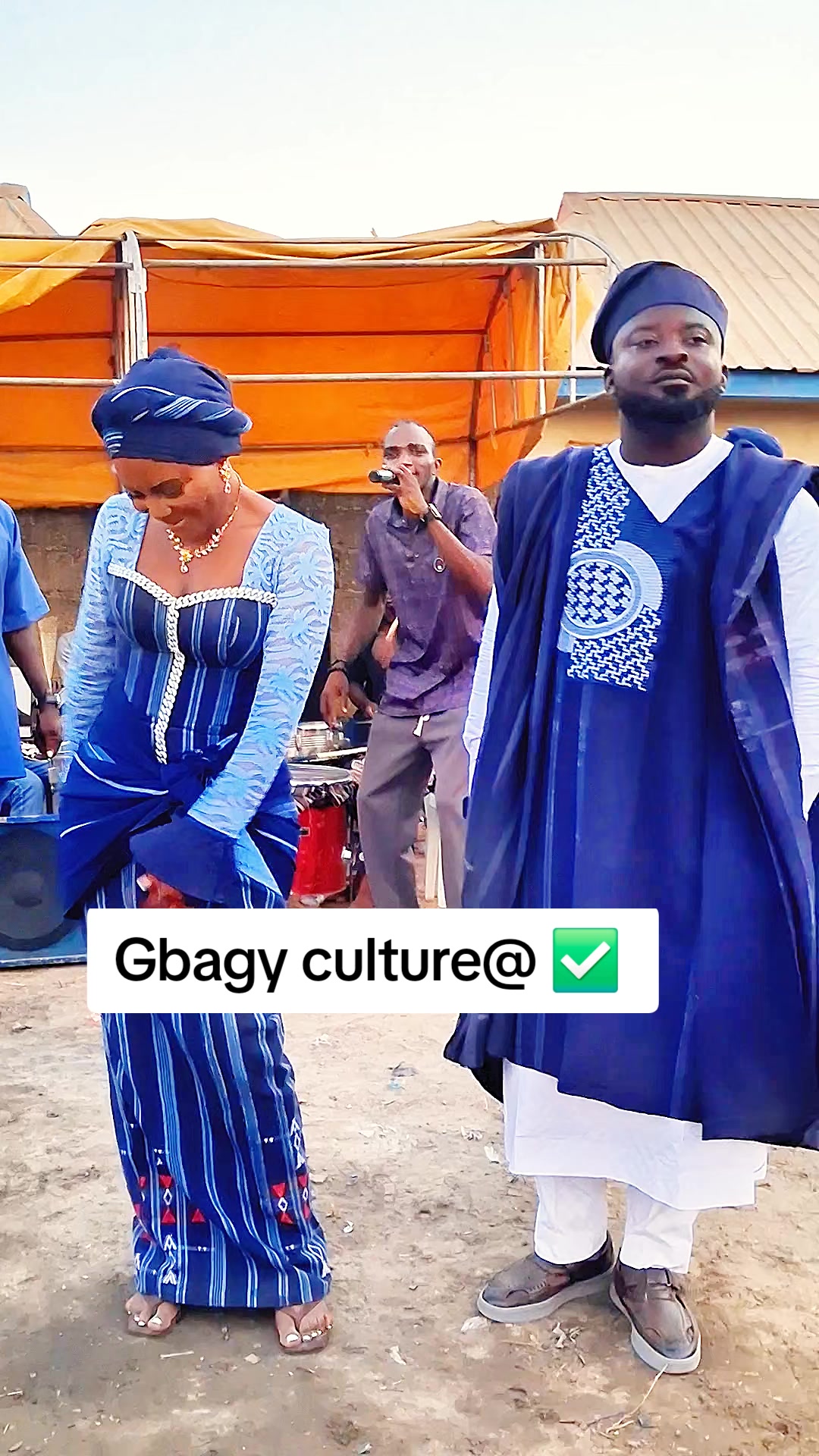 @Female photographer in minna
