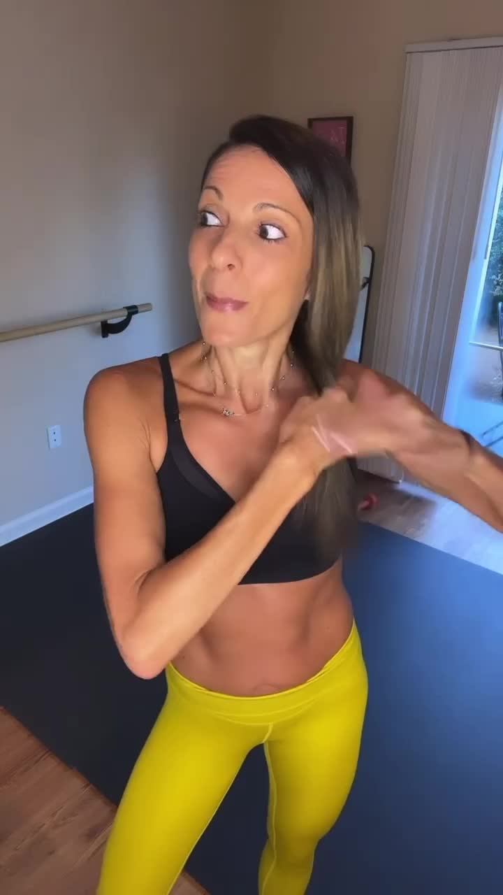 @Lydia Magnoli | Home Workouts
