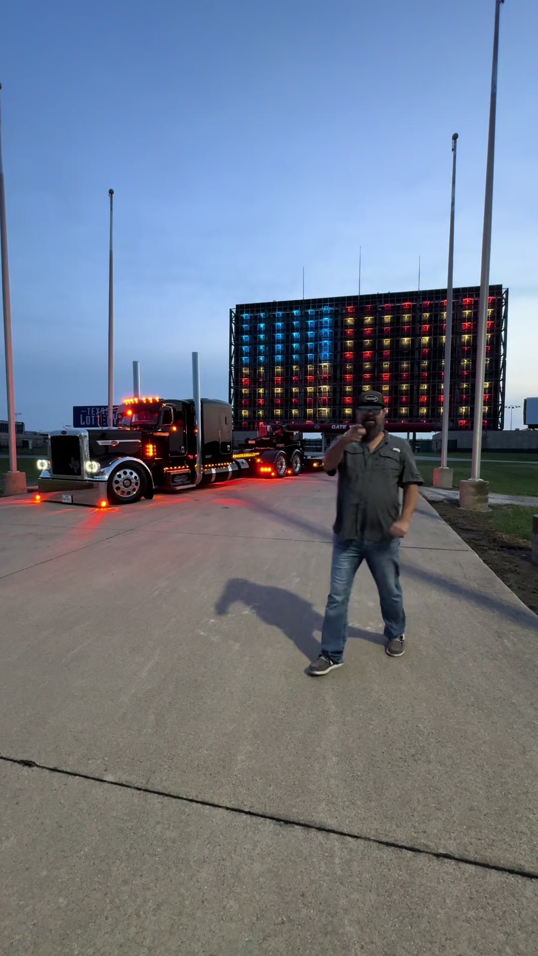 @truckshowjoe