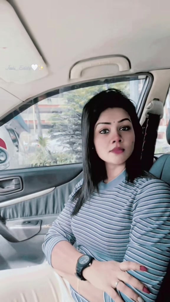 @யாழினி
