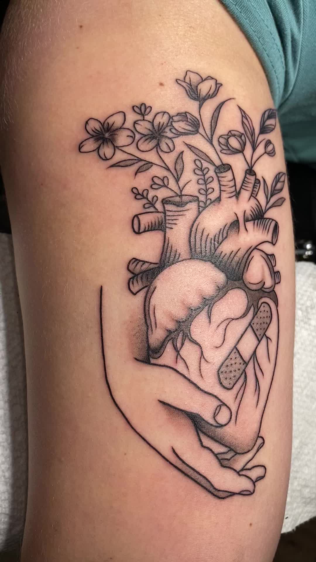 @Mad Dog, Tattooer
