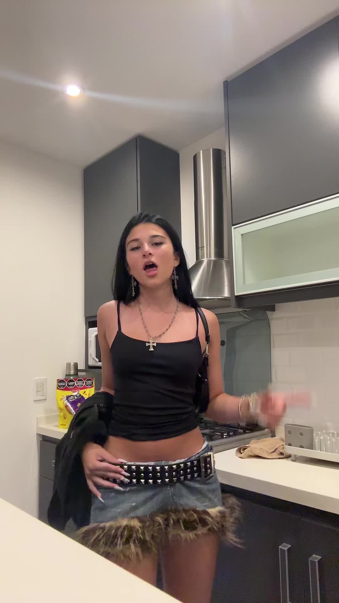 @vickidozzi