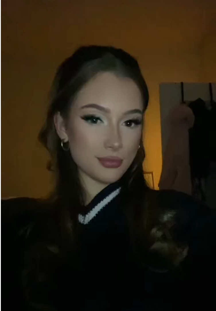@⃟