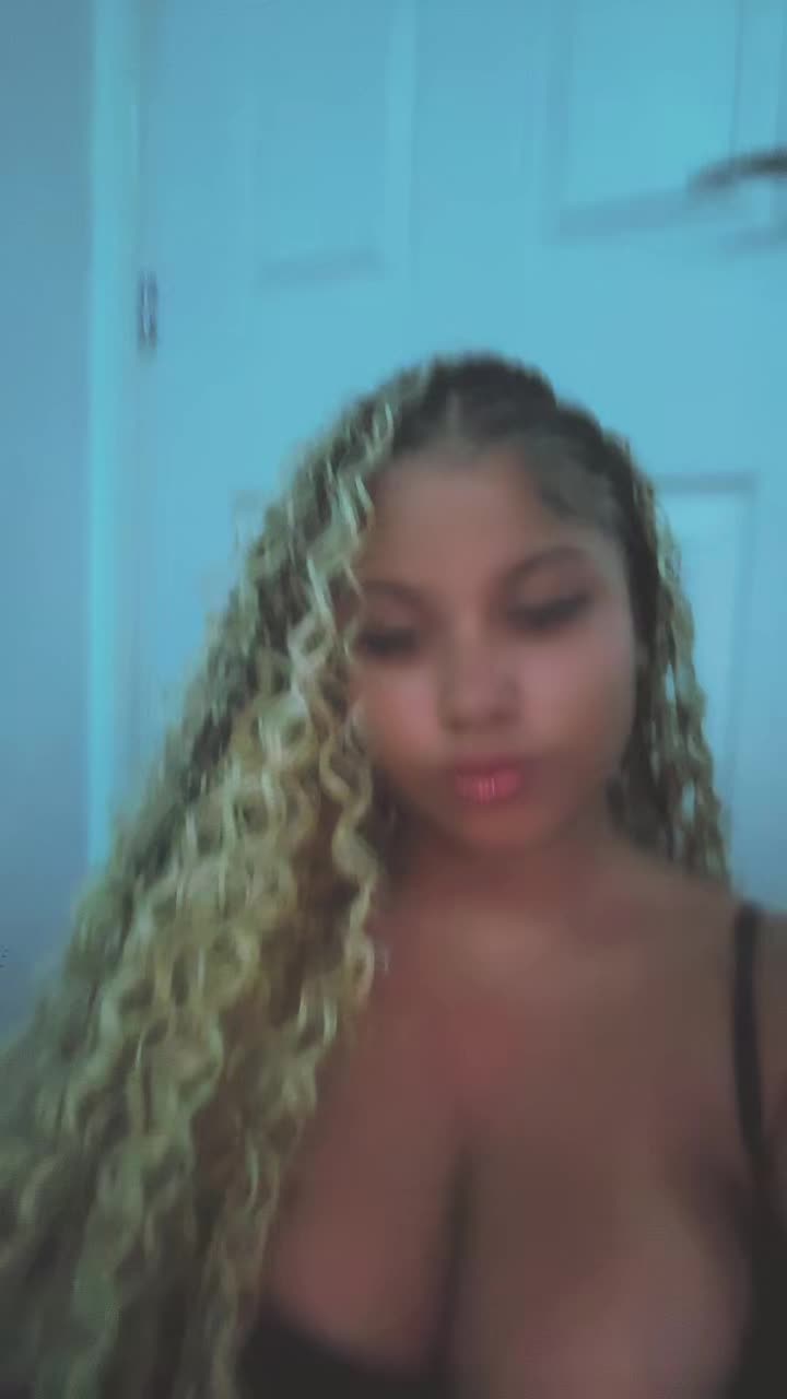 @iamthetoseina
