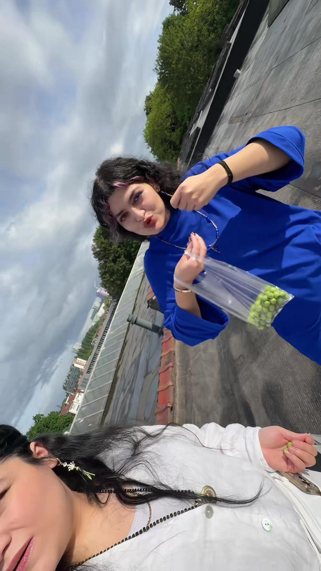 @V🍒