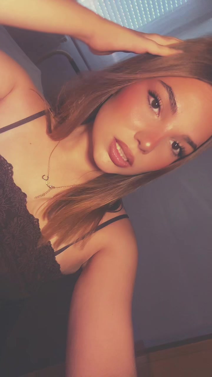 @𝒄𝒓𝒊𝒔𝒕𝒊𝒏𝒂