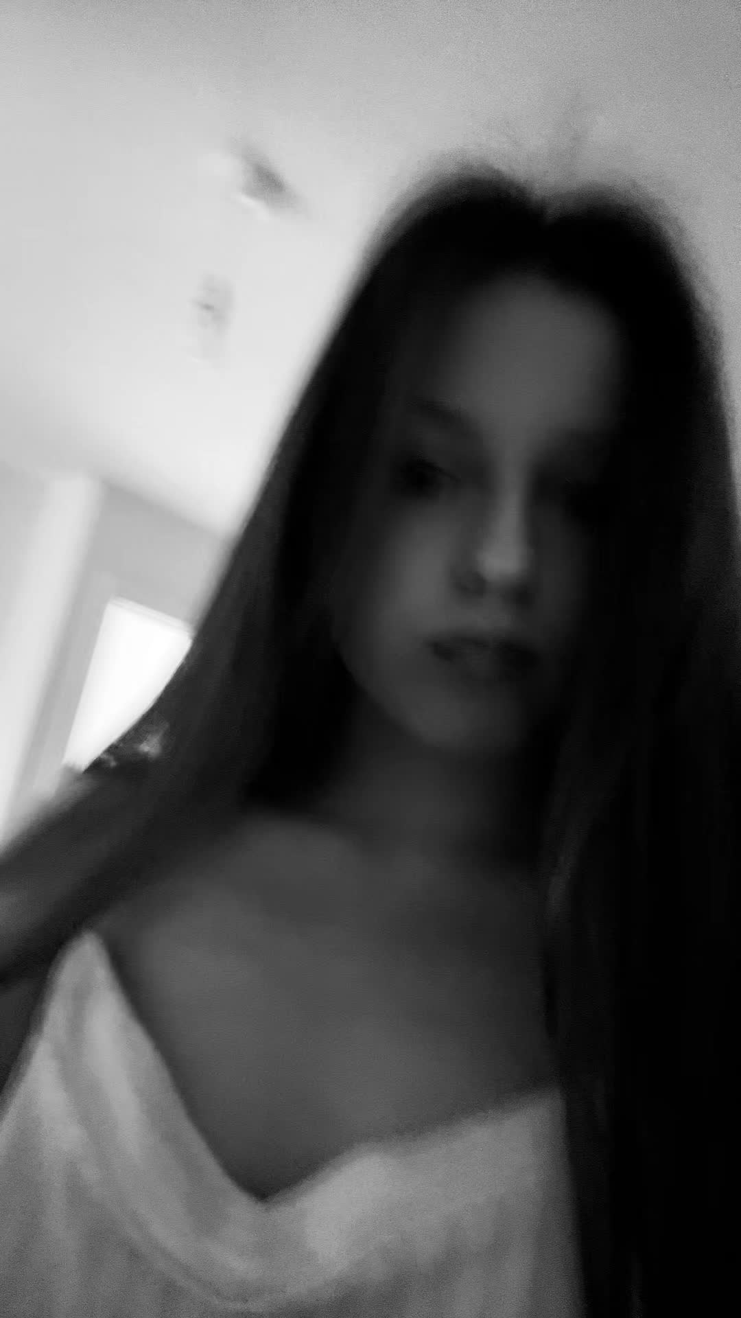 @𝐀𝐦𝐞𝐥𝐢𝐚👸🏻🖤