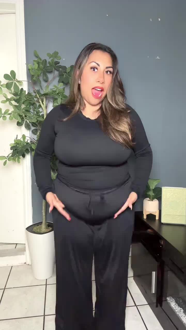@GlossyChicGoddess