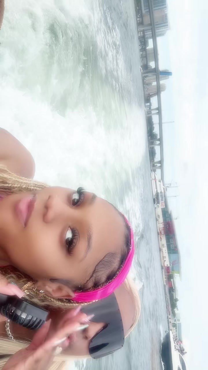 @Pinky🤩