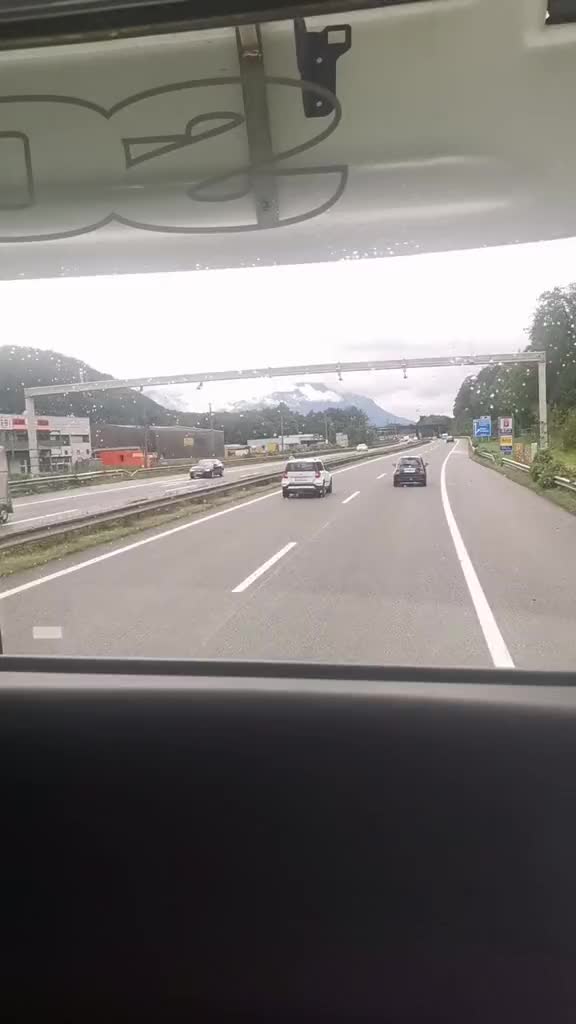 @Oberlandtruckerjohannnes
