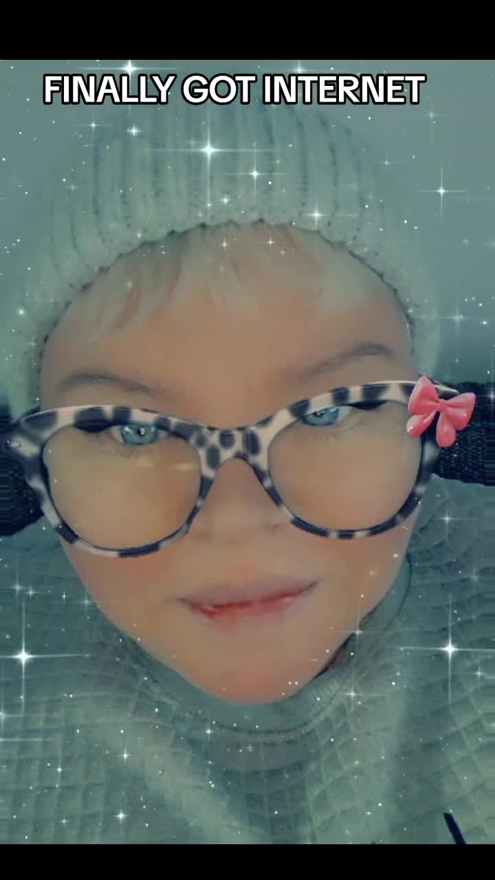 @Itsmedeedee