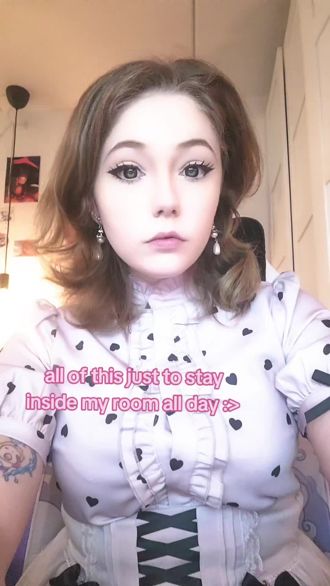 @୨ৎLaura