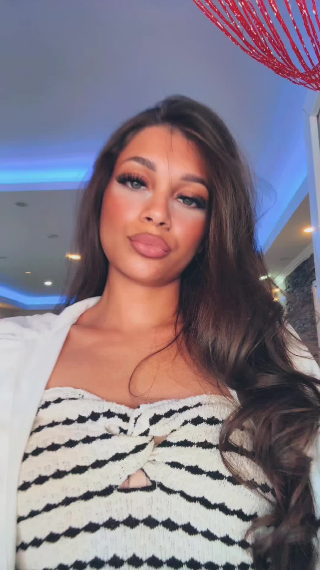 @𝓜.𝓝𝓲𝓴𝓸𝓵𝓮𝓽𝓽.🪬