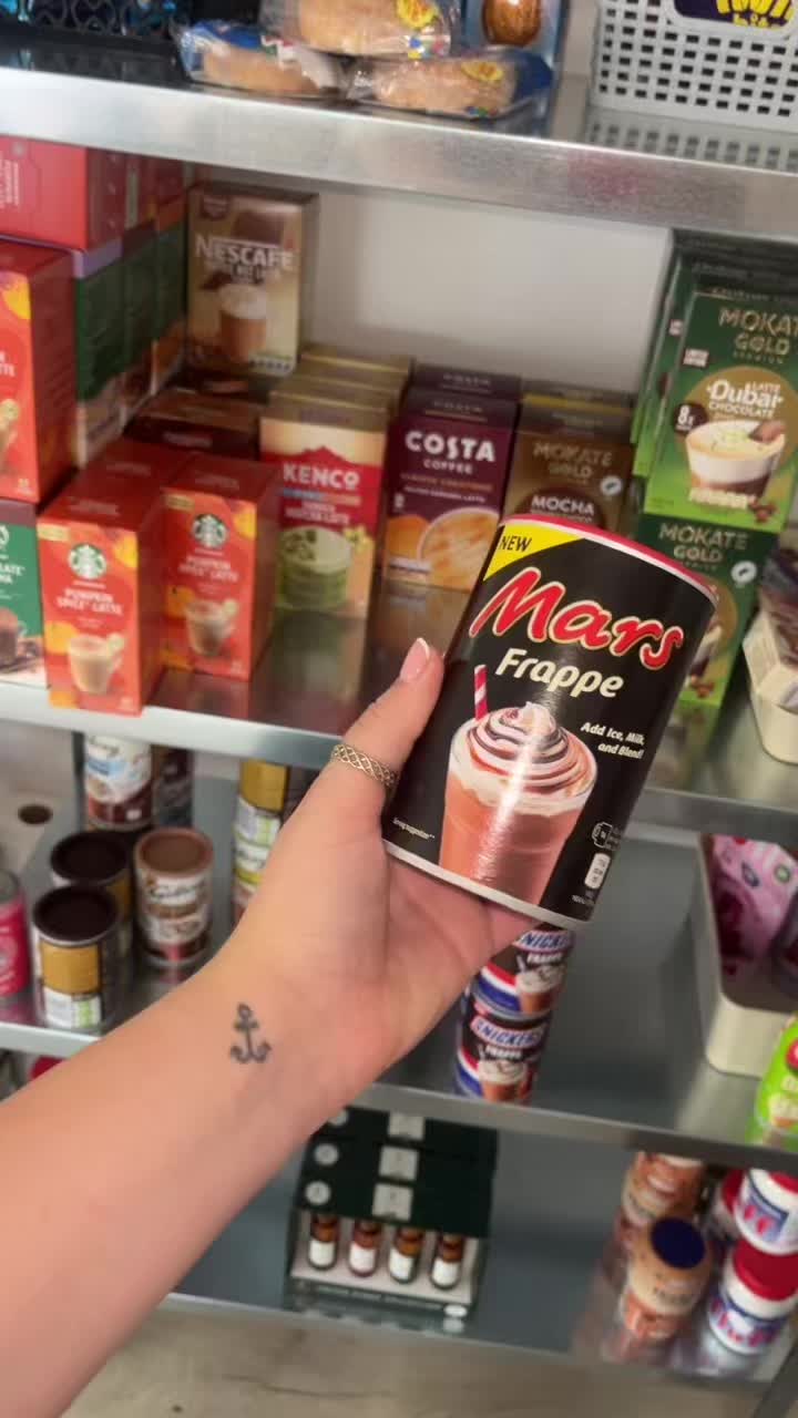@Bellasboxesuk