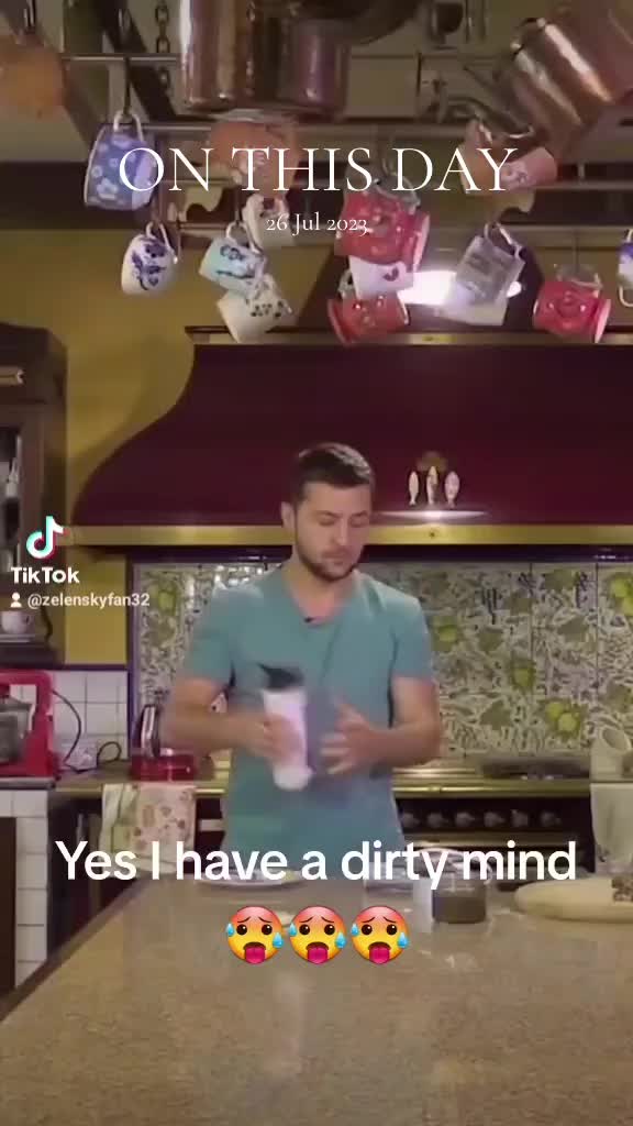 @ZelenskyFan32