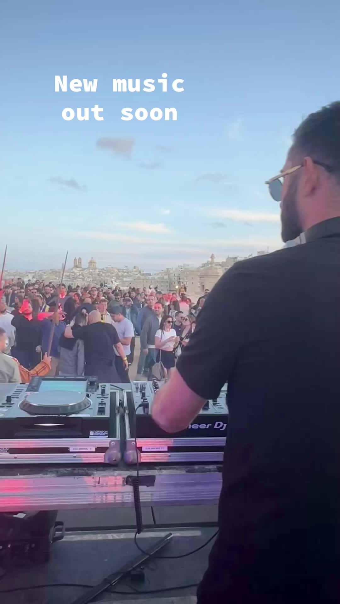 @DJ N&Egrave;O-X