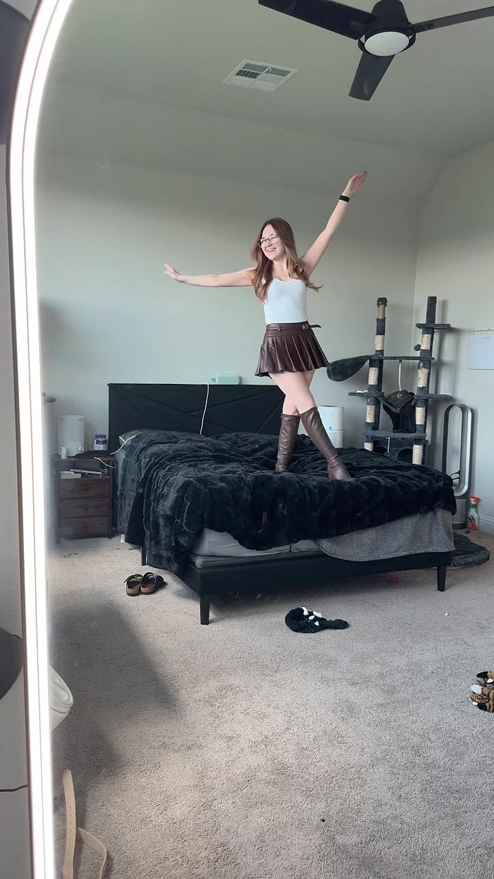 @Lyssaurora