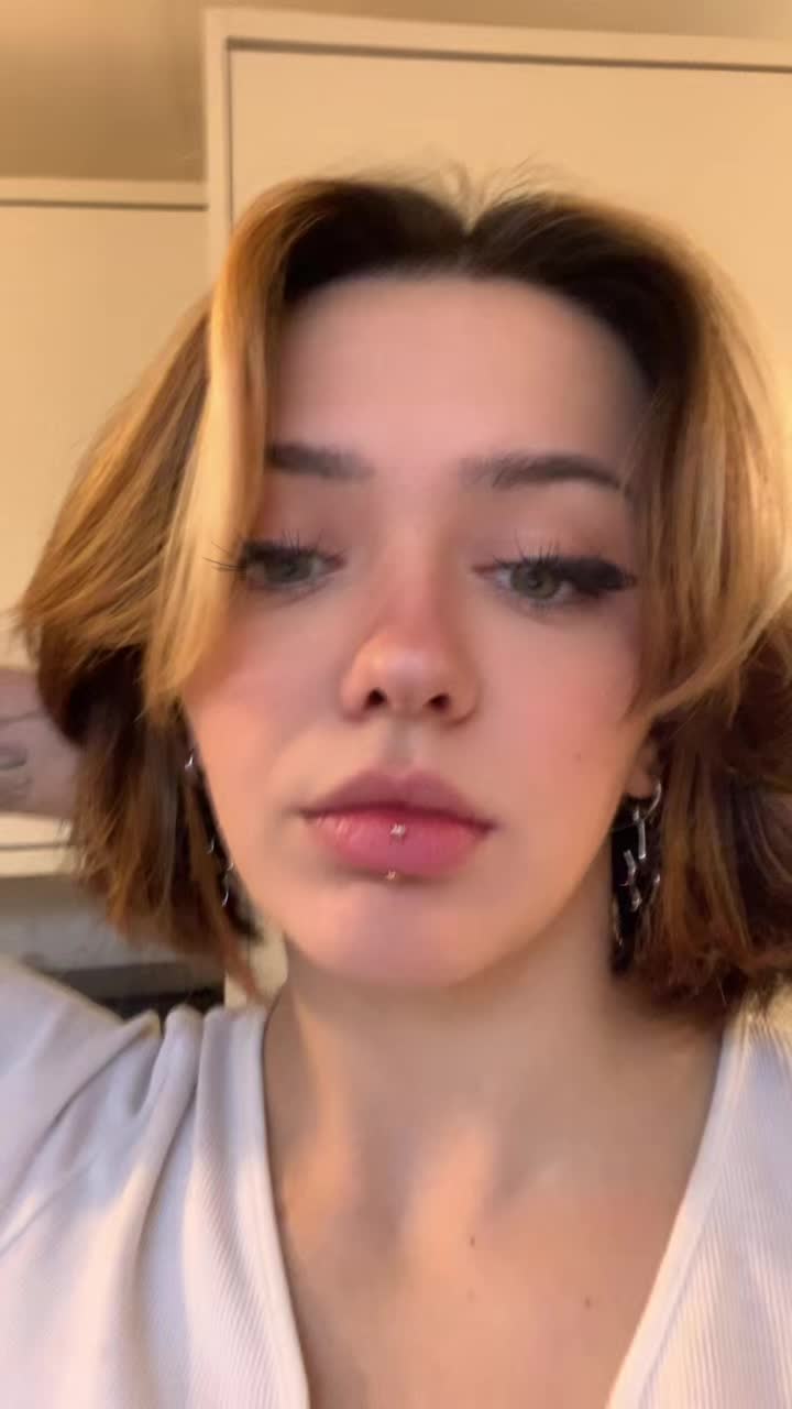 @Dee