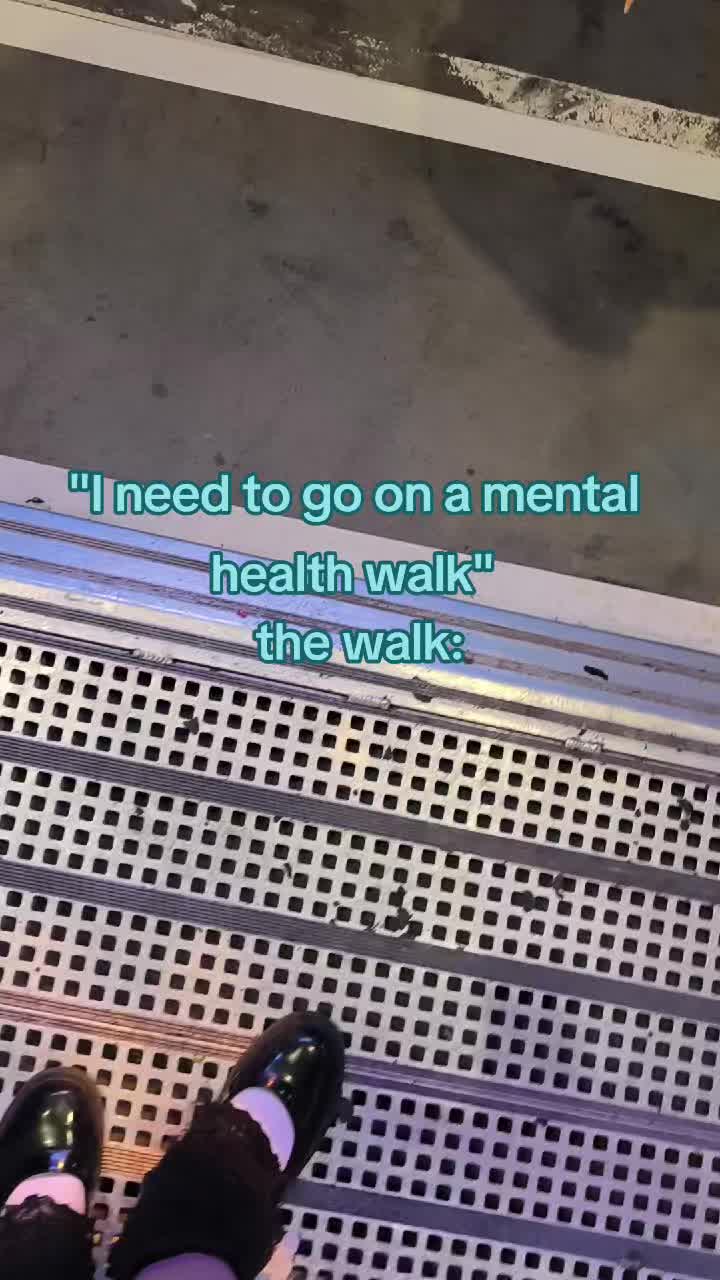 @momos right hand girl