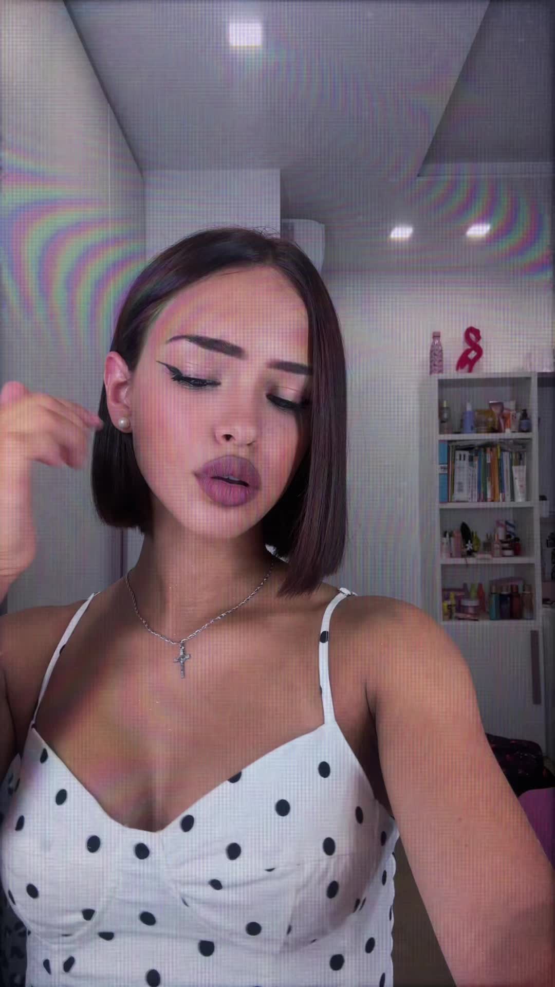 @nicole