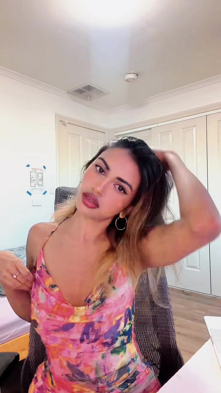 @Y💋ྀིྀི